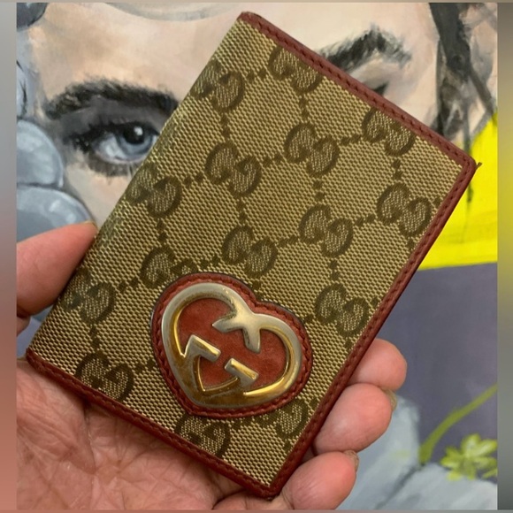 Gucci Beige and Red GG Card Holder - Picture 2 of 12
